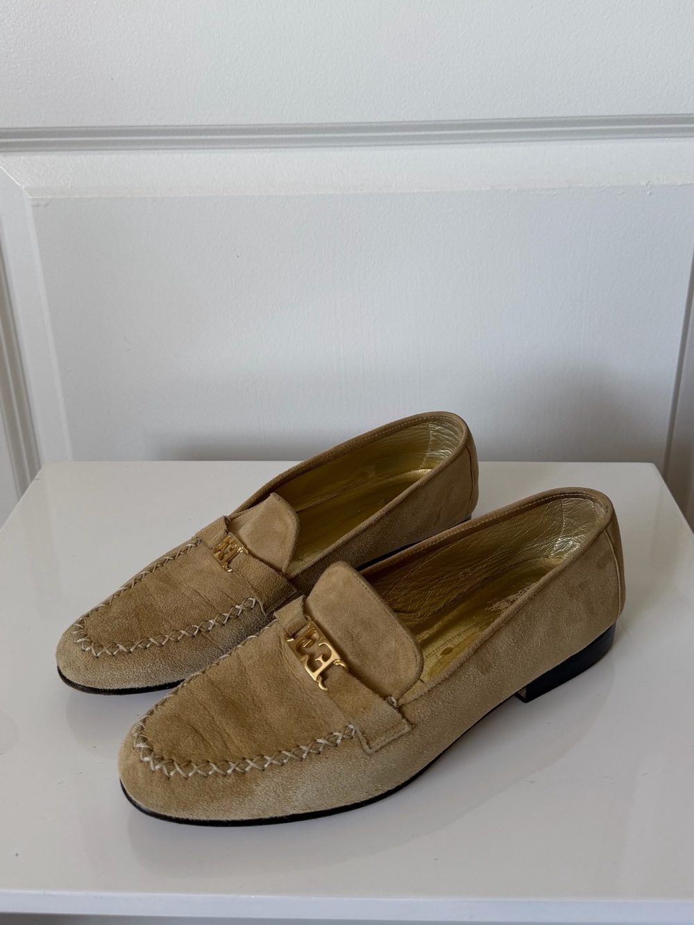 Vintage Escada Suede Loafers 6.5B Tan Gold Logo Made in Italy